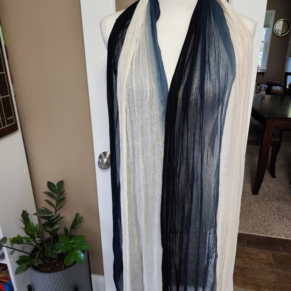 Scarves - Picture 3 of 10